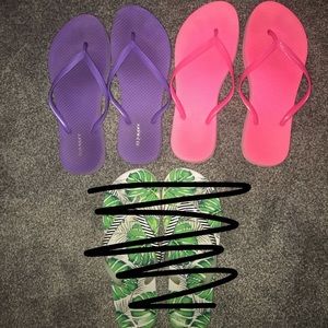 🍭 Lot of 2 Pairs of Flip Flops